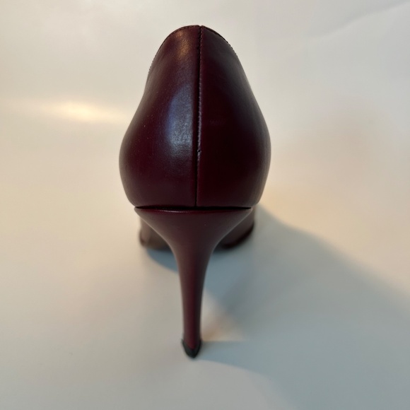 Red BCBG heels - Picture 6 of 6